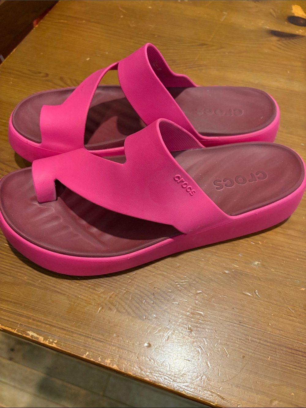 CROCS Women's Hot Pink & Deep Magenta Slide Sandals